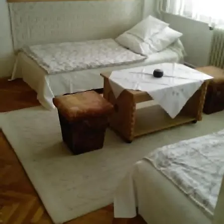 Szieszta Vendeghaz Pensjonat *
